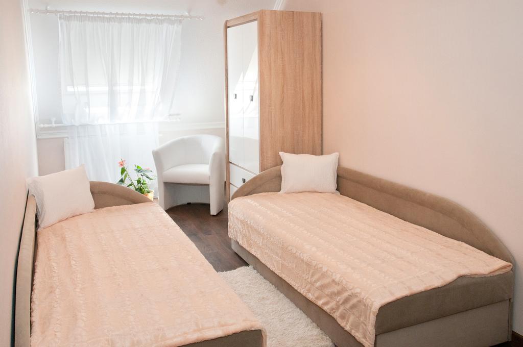 Ametiszt Apartman Héviz Zewnętrze zdjęcie